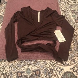 Lululemon tied to it wrap